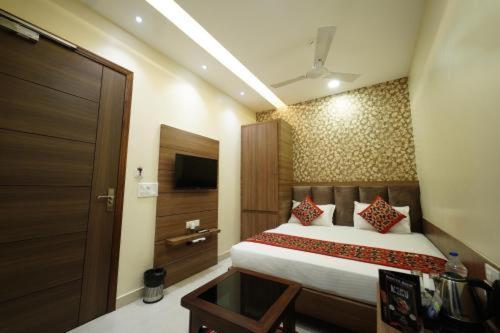 Swaran Hotel Amritsar Exterior foto