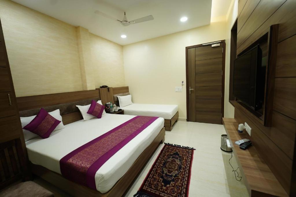 Swaran Hotel Amritsar Exterior foto