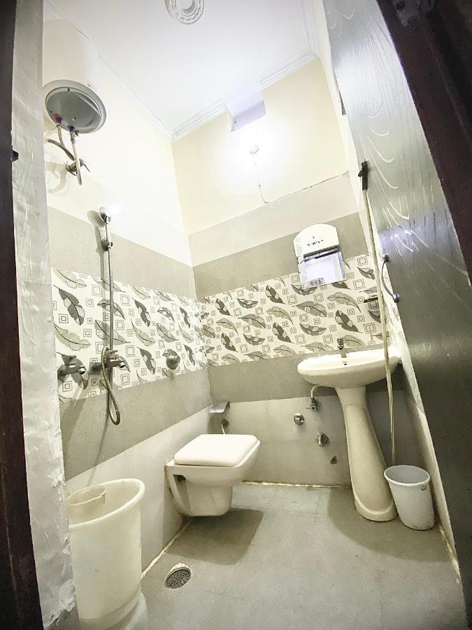 Swaran Hotel Amritsar Exterior foto