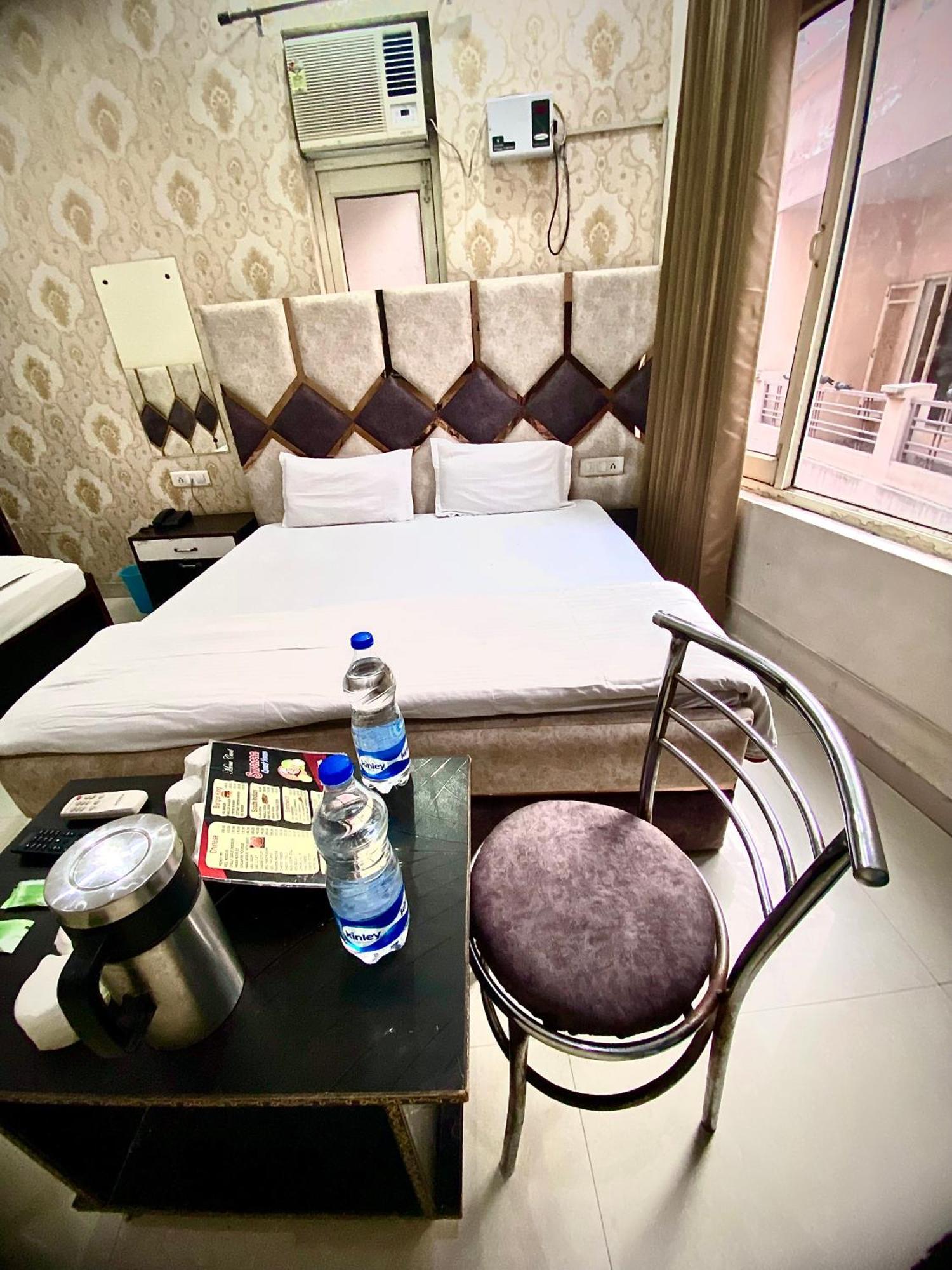 Swaran Hotel Amritsar Exterior foto