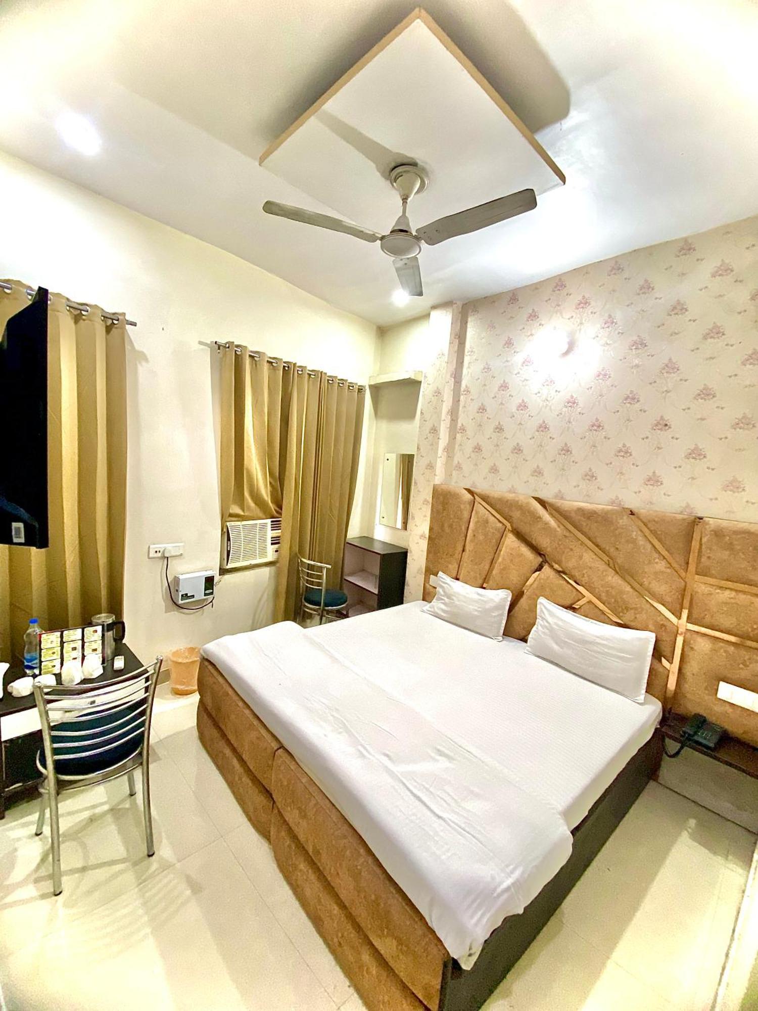 Swaran Hotel Amritsar Exterior foto